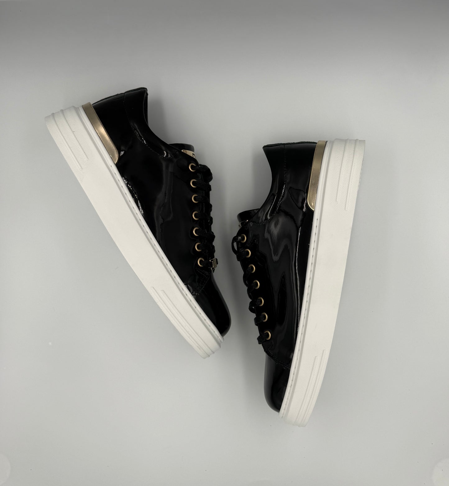 “NAUTA V” LOW-TOP PALZINI SNEAKERS IN PATENT BLACK LEATHER