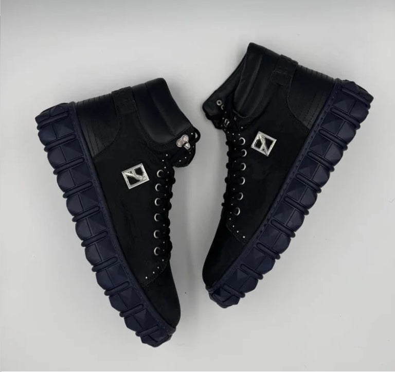 “NOCTEM NERO” HIGH-TOP IN NAVY BLUE LEATHER AND SUEDE